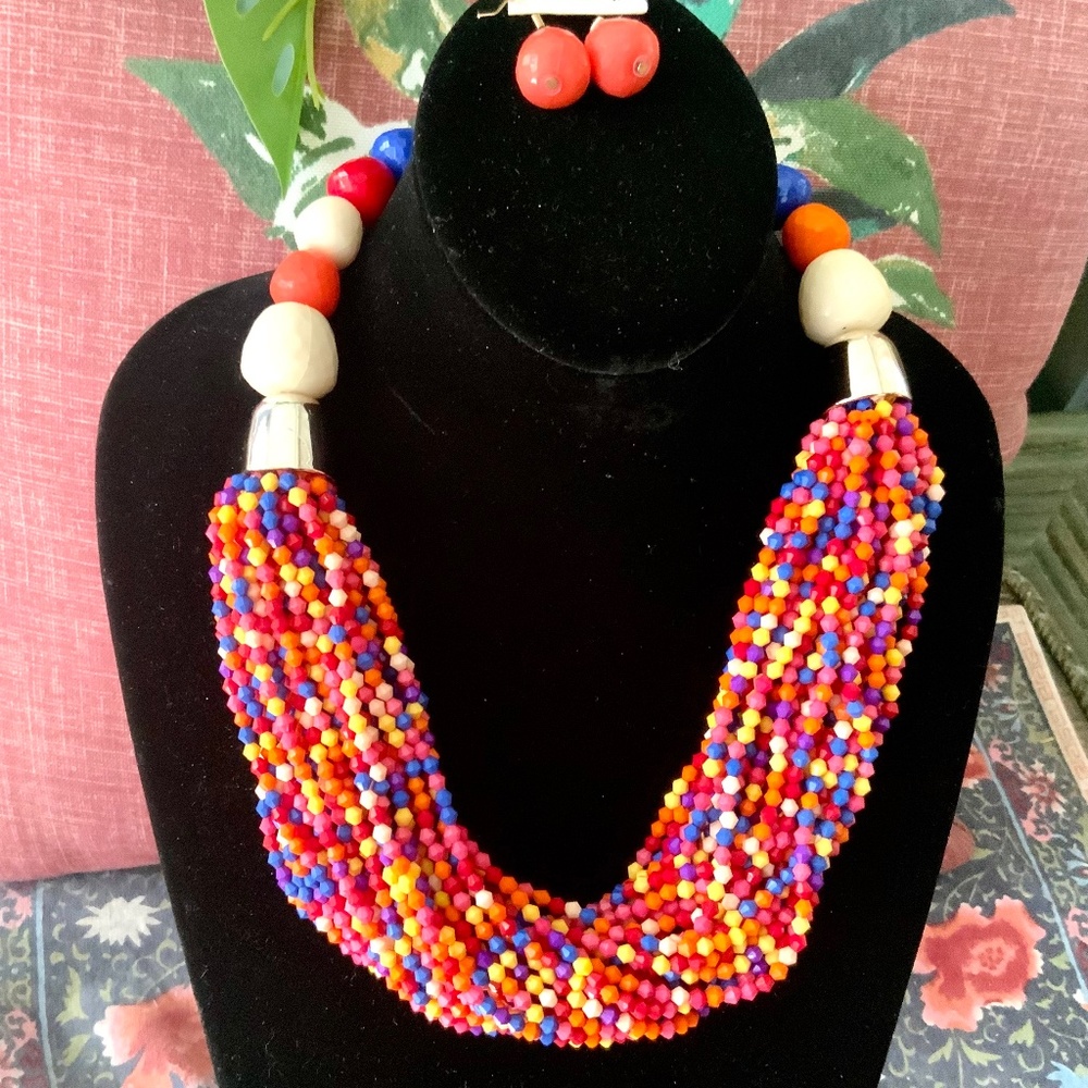 BEADED STATEMENT NECKLACE -MULTI COLOR/STRAND FUN COLORFUL  W/EARRINGS NEW COND